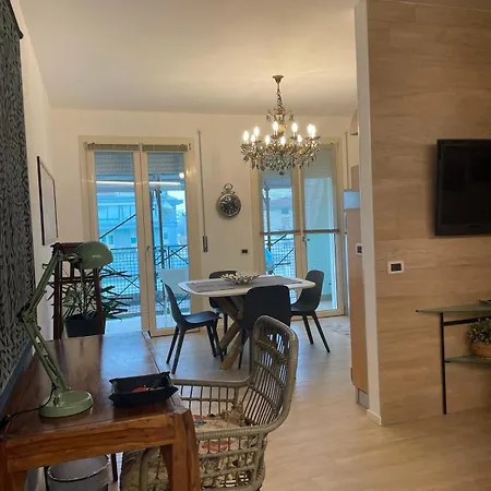 Casa D'angelo Con Parcheggio アパート ヴィチェンツァ